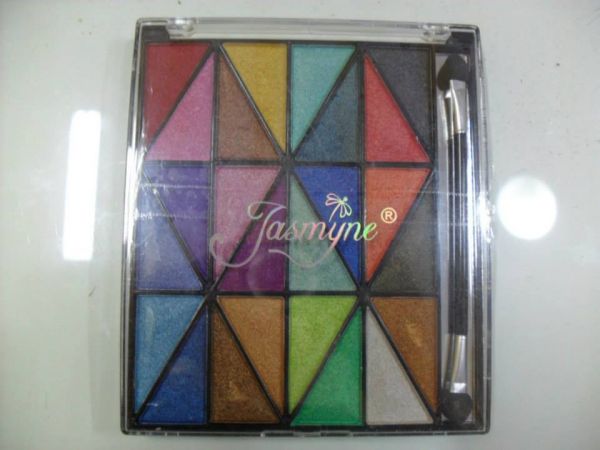 PALETA JASMYNE 24 SOMBRAS 3D A