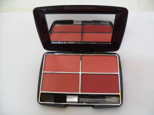 PALETA COM 4 BLUSHES JASMYNE B