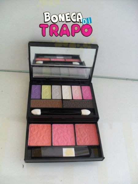 ESTOJO P & W 6 SOMBRAS, 3 BLUSHES, 2 SOMBRAS DE SOMBRANCELHA